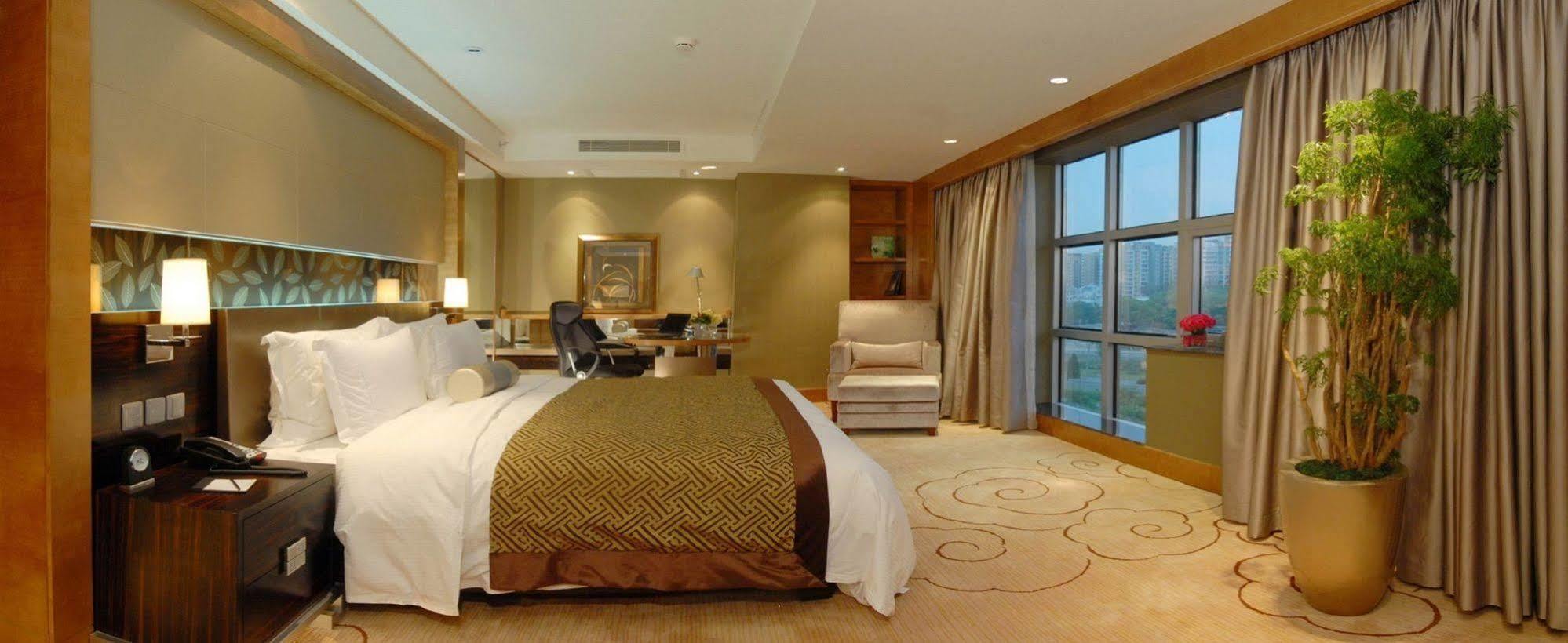 Lake View Hotel Beijing Exterior photo